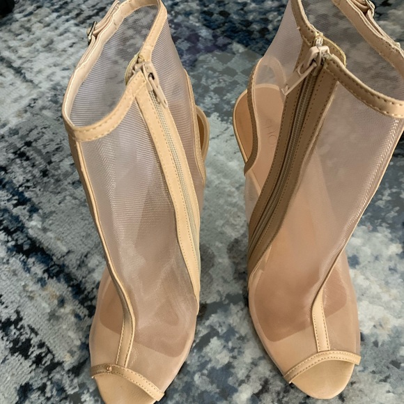 Shoes - Picture 1 of 9